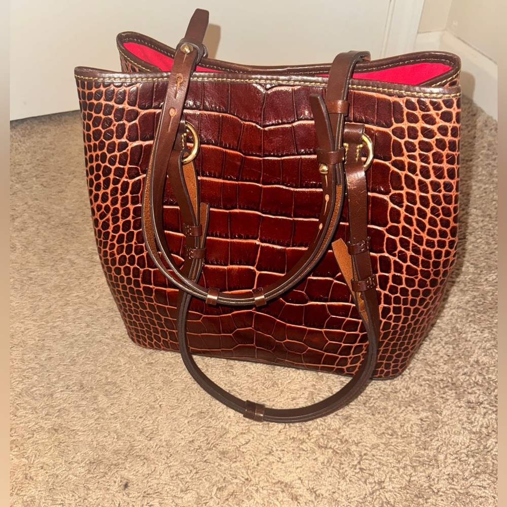 Dooney and Bourke bag - Picture 4 of 8